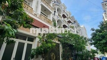 NHÀ TRỆT LỬNG 2 LẦU TUM CẠNH VẠN PHÚC