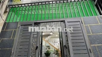 Nhà 2 lầu ngay ngã 4 ga, tiện về Gò Vấp