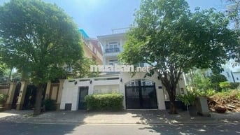 Biệt thự Quận 7 h.Đông Nam, 9m x 18.6m, 3 tầng, 2 mặt thoáng, 18 tỷ TL