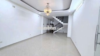 MẶT TIỀN KINH DOANH - CÓ HẦM XE - 4PN, TOLET KHÉP KÍN