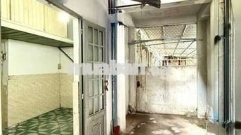 Bán nhà nhỏ cũ, sổ hồng riêng . 1 trệt 1 lầu