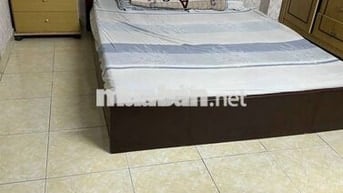 Ann cần share nguyên tầng 1 nhà hẻm cụt giá rẻ