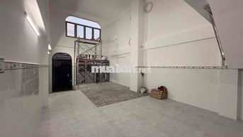nhà xây mới vừa hoàn công gần đại học UFM