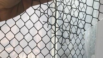 màng pvc mắt cáo - giải pháp chống tĩnh điện hiệu quả