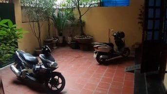 Cho thuê căn nhà riêng ngõ 28 Võ Chí Công, DT 70m2 x 3 tầng riêng biệt