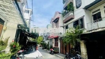 Nhà hiếm 5x12, 4 tầng, xe hơi ngủ trong nhà, hẻm 6m đường Thống Nhất