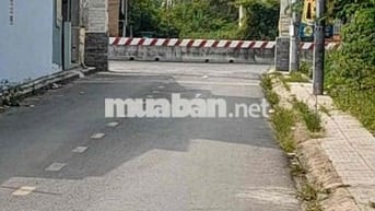 🚗 2 mặt tiền: Mặt trước ~5m, mặt sau hẻm 2m – thoáng mát, thuận tiện d