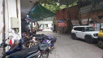 CHO THUÊ  MẶT BẰNG vị trí đẹp số 42 Hoàng Văn Thái, DT 140m2