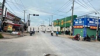 Nhà diện tích 128m mặt tiền kinh doanh buôn bán dĩ an