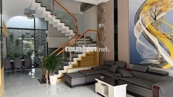 Mặt Tiền Kinh Doanh, 4 Tầng, 60m2, Gần Vincom Dĩ An, Chỉ 5 Tỷ Nhỉnh.