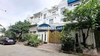Cho thuê biêt thự hhg phường tx q12 giá 13tr