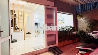 NHÀ HIẾM GẦN SÂN BAY – 3 TẦNG - 2 MẶT HẺM THOÁNG – NGANG KHỦNG 6M