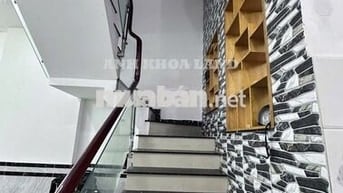 964hbc - nhà sát chợ Hiệp Bình , xây kiên cố , hẻm bagac