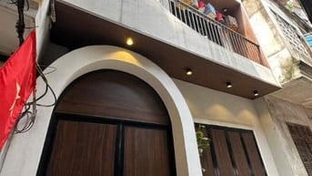 Bán nhà Khâm Thiên 42m2 , 5 tầng , ngõ thông , nội thất xịn 13,8 tỷ