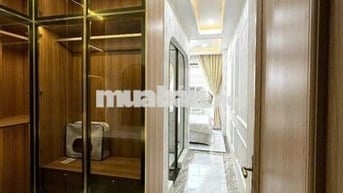 Bán nhà Phan Văn Trị đối diện Vincom 55m, 5 tầng BTCT, chân dài 18m.