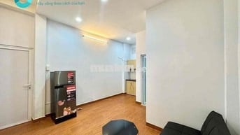 1pn full nội thất máy giặc riêng ngay mặt tiền đường gần parc mall