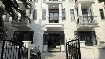 Nhà mặt tiền vừa ở vừa kinh doanh - Tại Tân Khánh, HCM 