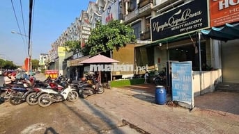 Cho thuê nhà mặt tiền kd phú hồng thịnh dĩ an Bình Dương