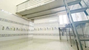 Phòng gác cao 2 mét gần Etown Cộng Hoà