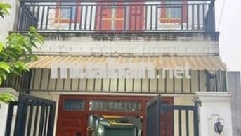 Nhà e về quê bán nhà tặng nội thất