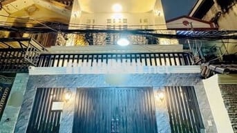 (8 tỷ)-3 tầng mới đẹp-khu khách sạn- hẻm 6m- dt tốt 4,2x12m–mua ở ngay