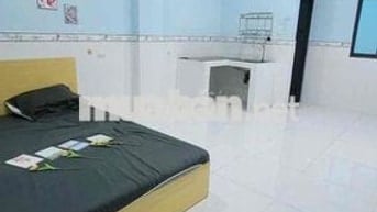 phòng trọ có giường tủ máy lạnh đầy đủ tiện nghi