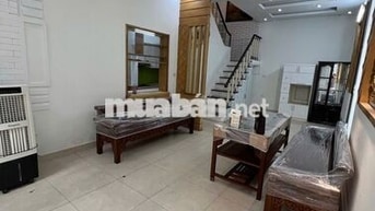 Cho thuê nhà, 90m2, 3 tầng 5 ngủ, sân vườn, Thanh Xuân