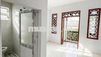 Phòng Ban công Giá Rẻ Ngay Lê Văn Thọ