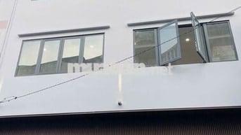 Cho thuê nhà mặt tiền đường Cộng Hòa, dt 8x20 trệt 2 lầu