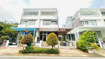 *** căn biệt thue đơn lập khu JGS ngang 9m1 giá cực tốt