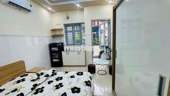 Trống phòng BAN CÔNG - Full NỘI THẤT - Ngay toà nhà Viettel Quận 3