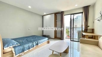 STUDIO BAN CÔNG - FULL NỘI THẤT - ĐI BỘ QUA ĐH VLU CS3