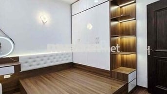 Tập thể phố Chùa Láng, đống Đa. 2n 2vs. Giá 3.98 tỷ