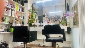 Cần sang tiệm tóc nhỏ, khách ổn định, ngay chợ