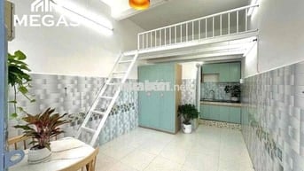 KHÁCH PASS HỢP ĐỒNG, PHÒNG DẠNG GÁC BAN CÔNG - THANG MÁY, GIÁP Q10, TB