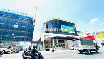 Hot!Đối Diện Vincom Thủ Đức-Nhà 4 Tầng-Full Nội Thất Gỗ-Vô Ở Được Ngay