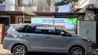 Toyota Innova 2017 2.0E - 140000 km