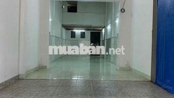 Cho thue nhà hxt 4x23m gác lửng điện 3f giá 10tr