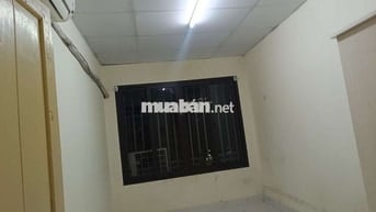 Cho thuê nhà 4tr5 tầng 3 C5 Kim Liên