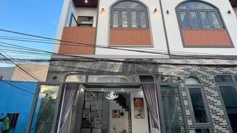 HÀNG HIẾM NHÀ PHỐ GỐC 2 MẶT TIỀN – 2 TẦNG, FULL NỘI THẤT – GIÁ 2,85 TỶ