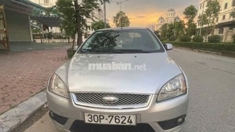 Ford Focus 2010 màu bạc
