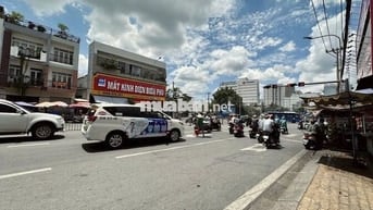 Khuôn đất vàng kinh doanh 695m² ngay chợ Nguyễn Xí - 5 tầng - 80 tỷ.