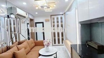 Hiếm! Nhà tập thể tầng 1 KD, 2 ngủ, ô tô đỗ cổng FULL nội thất, 55m2