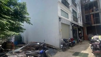 BÁN LÔ ĐẤT VỊ TRÍ ĐẸP - HẺM XE HƠI SÁT MẶT TIỀN