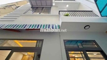 Nhà 3 tầng 3 mê, trên lợp tôn chống nóng, k105/2A Huỳnh Ngọc Huệ