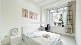 Cho thuê phòng 40m Cửa sổ Thang Máy Full nội thất. Trống sẵn