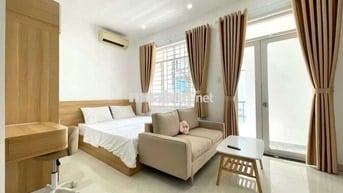 CHO THUÊ CĂN HỘ BAN CÔNG CỬA SỔ LỚN GẦN PHAN XÍCH LONG GIÁP Q1 Q3