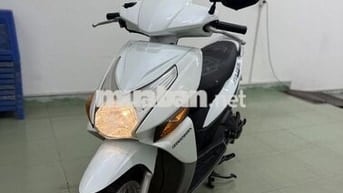 Honda Click 110 xe đẹp máy rin êm khỏi bàn