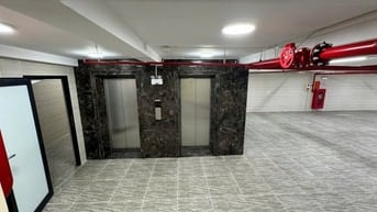 Văn phòng siêu vip, mặt phố, full kính, giá tốt, có PCCC, 2 hầm