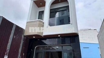 Nhà mới xây đẹp y hình 4 x 18 có 4pn 5wc sân thượng